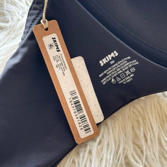 Skims Fits Everybody T-Shirt Bra Onyx Size 38H - Picture 8 of 8